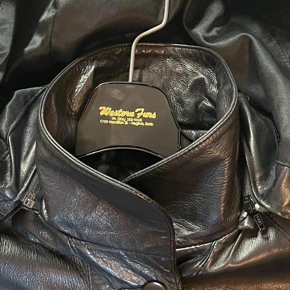 Western Furs long black soft Leather Coat. Oversized - medium large. Vintage - Picture 14 of 16